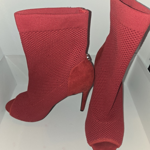 Red Guess Booties - Picture 6 of 8